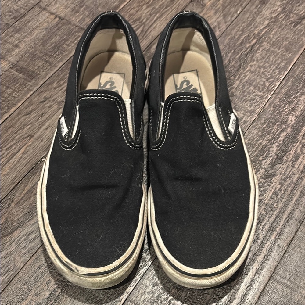 VANS SLIP ONS SIZE 7.5 W or 6 M. Bundle2Save